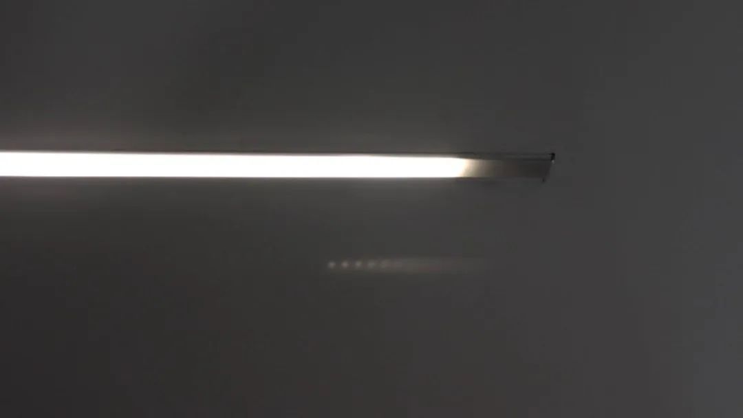 DƬ